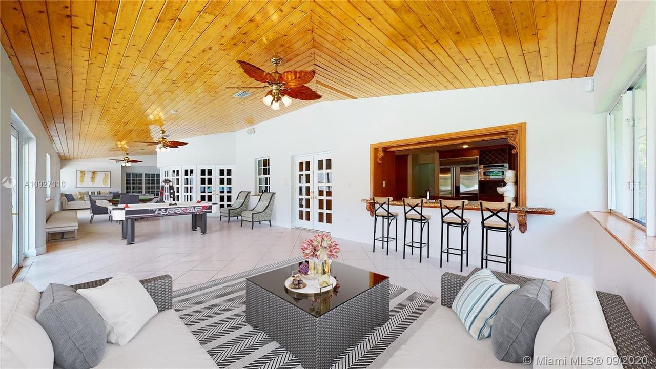 Recently Sold: $1,675,000 (7 beds, 6 baths, 5626 Square Feet)