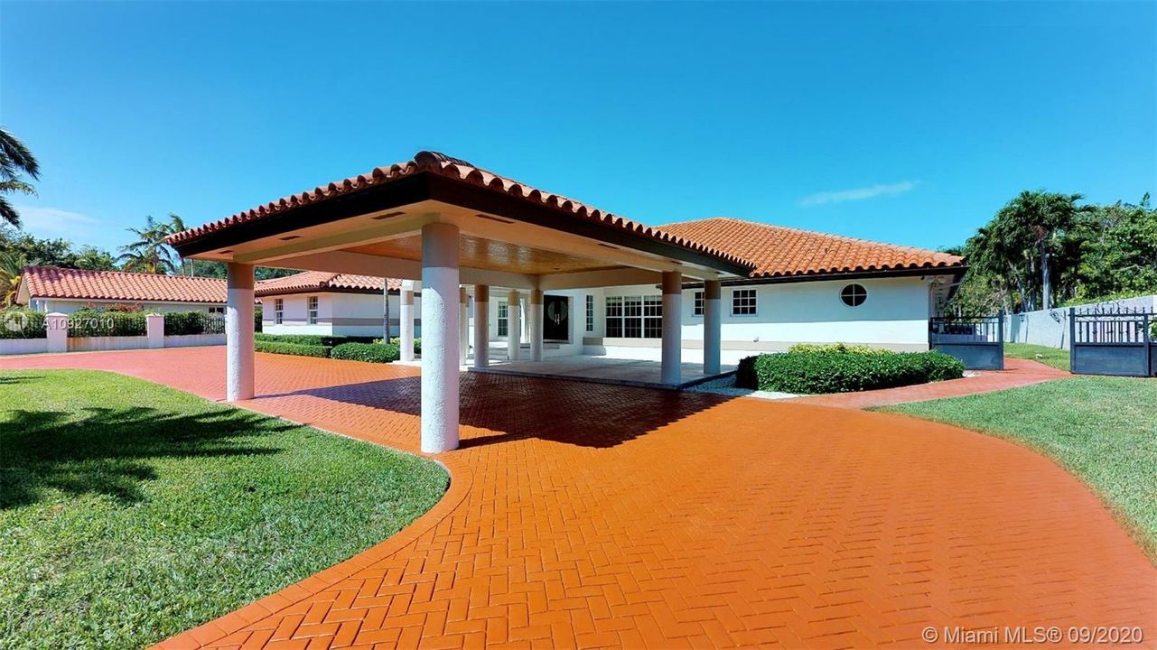 Recently Sold: $1,675,000 (7 beds, 6 baths, 5626 Square Feet)