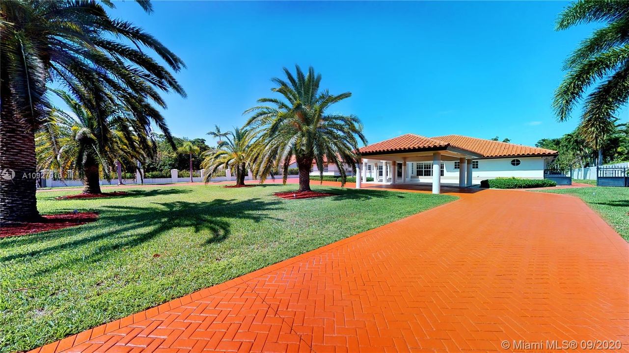Recently Sold: $1,675,000 (7 beds, 6 baths, 5626 Square Feet)