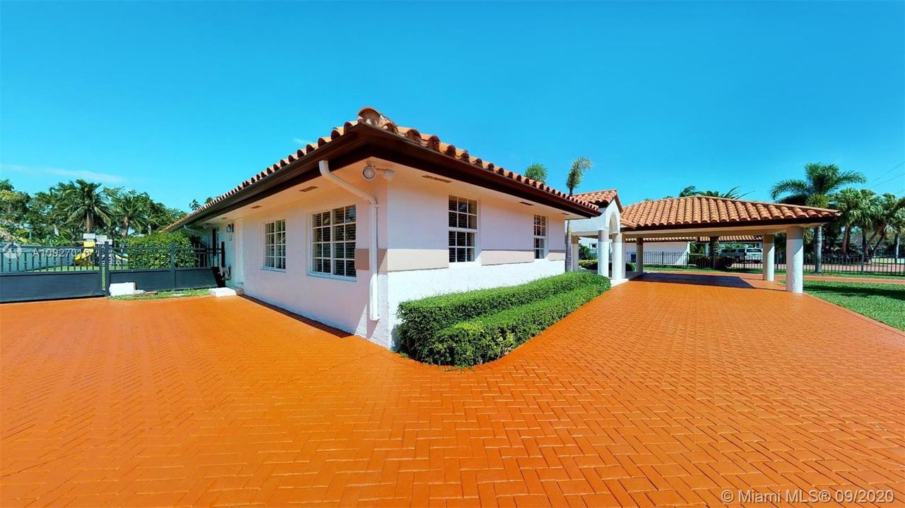 Recently Sold: $1,675,000 (7 beds, 6 baths, 5626 Square Feet)