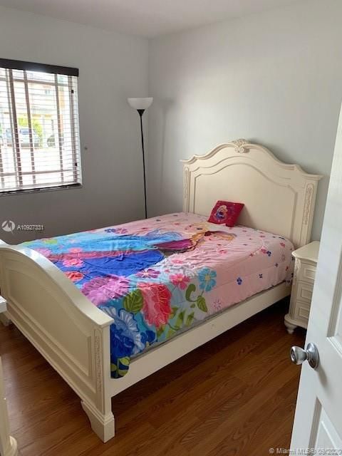 Recently Sold: $250,000 (3 beds, 2 baths, 1107 Square Feet)