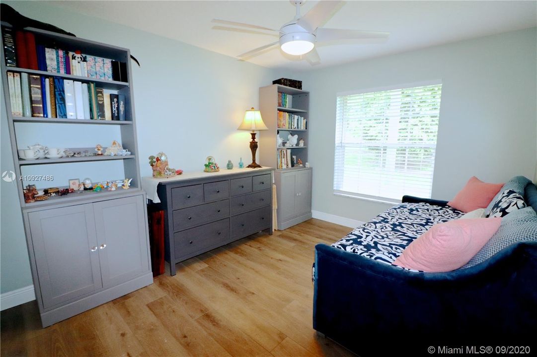 Bedroom 2 - walk in closet