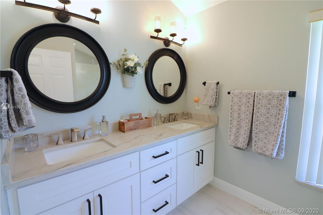 Master suite bath- dual vanities