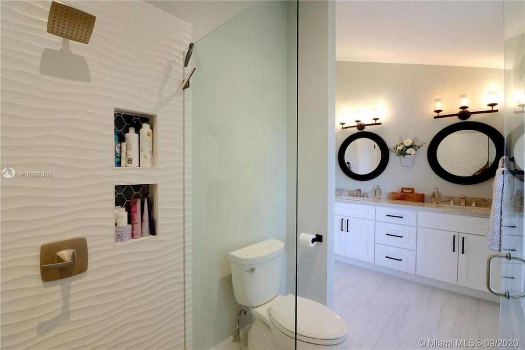Absolutely spa like master suite bath
