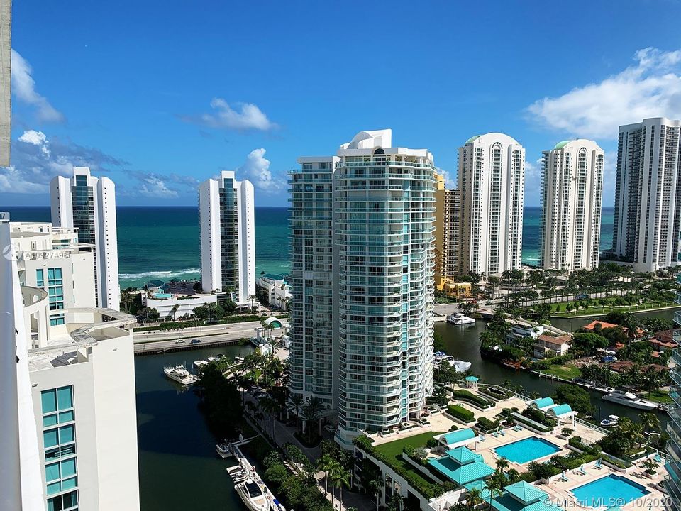 Recently Sold: $1,198,000 (2 beds, 3 baths, 1541 Square Feet)