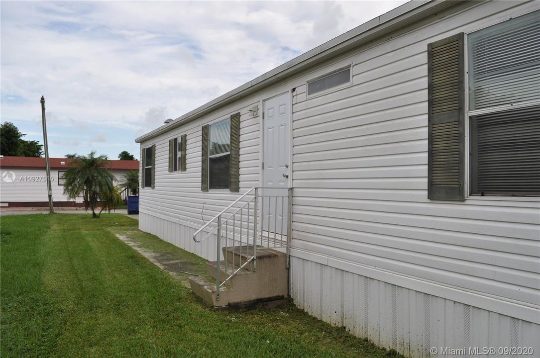 Recently Sold: $143,500 (3 beds, 2 baths, 1170 Square Feet)