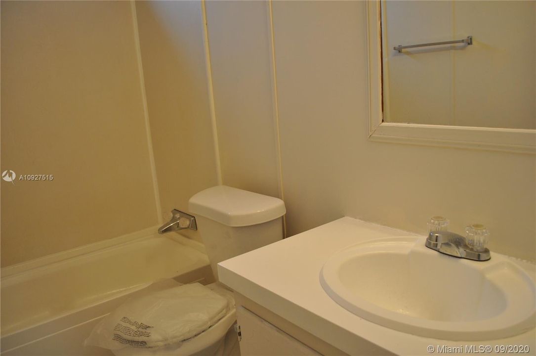 Recently Sold: $143,500 (3 beds, 2 baths, 1170 Square Feet)
