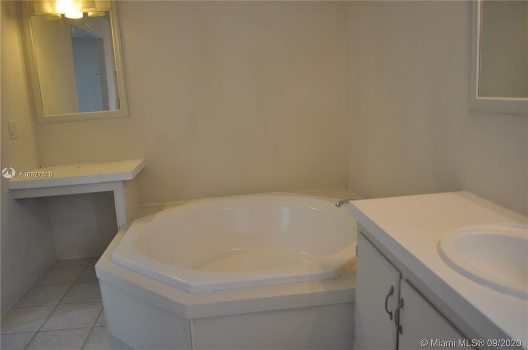 Recently Sold: $143,500 (3 beds, 2 baths, 1170 Square Feet)