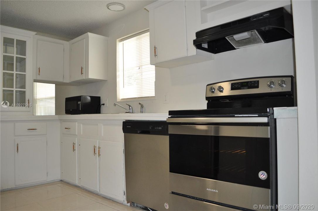 Recently Sold: $143,500 (3 beds, 2 baths, 1170 Square Feet)