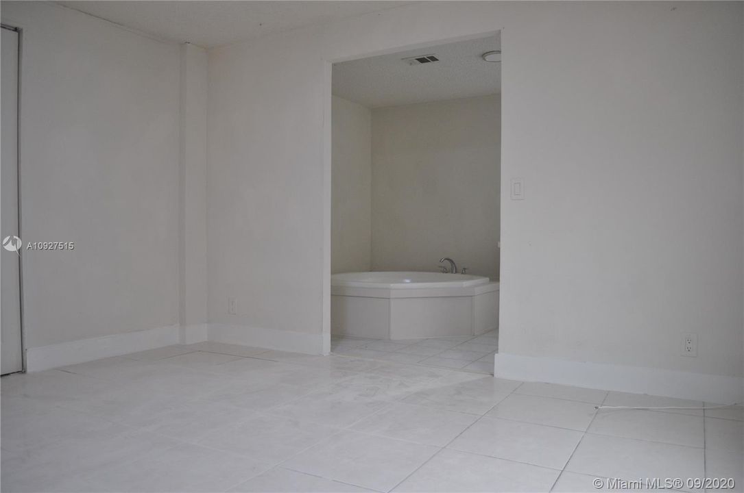 Recently Sold: $143,500 (3 beds, 2 baths, 1170 Square Feet)