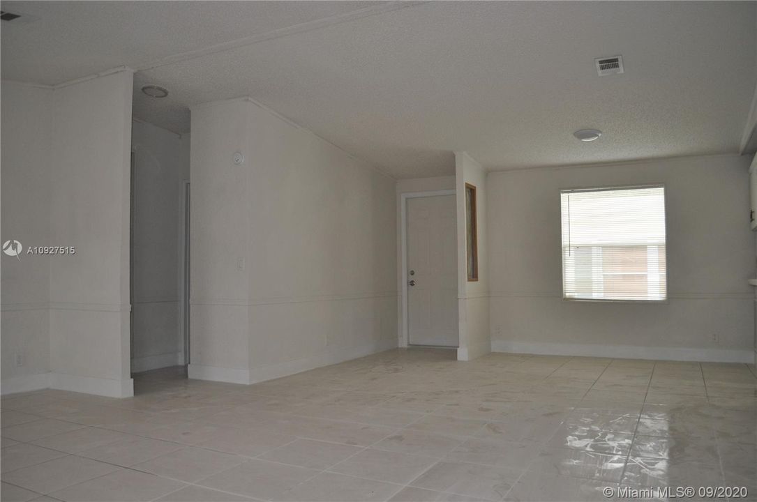 Recently Sold: $143,500 (3 beds, 2 baths, 1170 Square Feet)