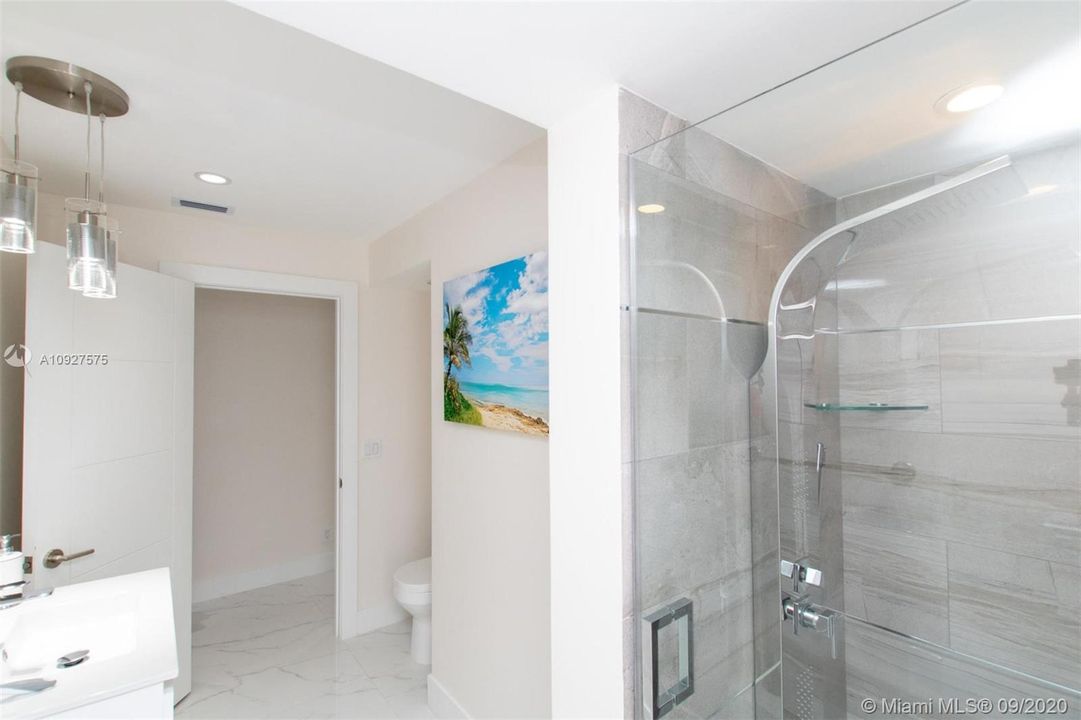 最近售出: $849,000 (3 贝兹, 3 浴室, 1956 平方英尺)