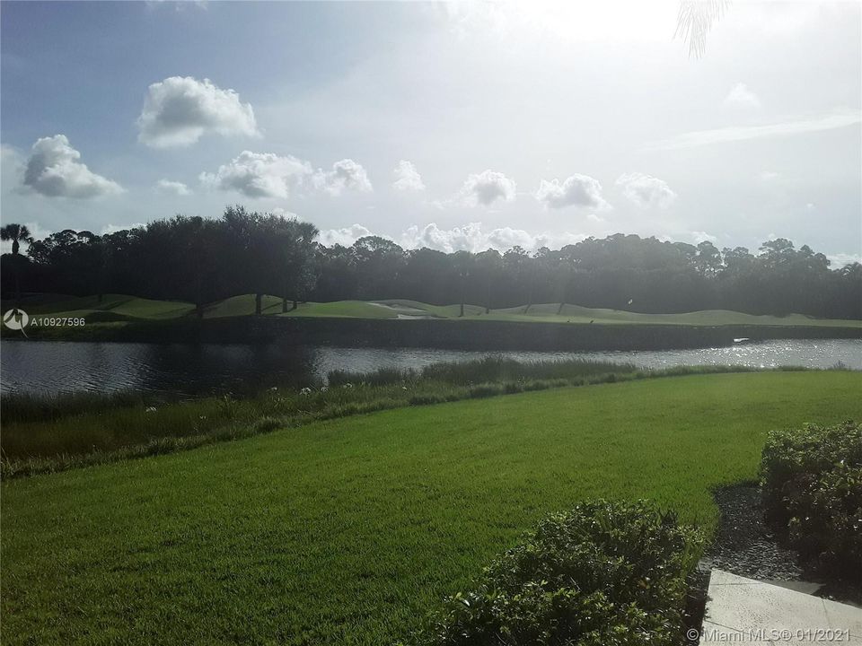 Recently Sold: $349,900 (3 beds, 2 baths, 2324 Square Feet)