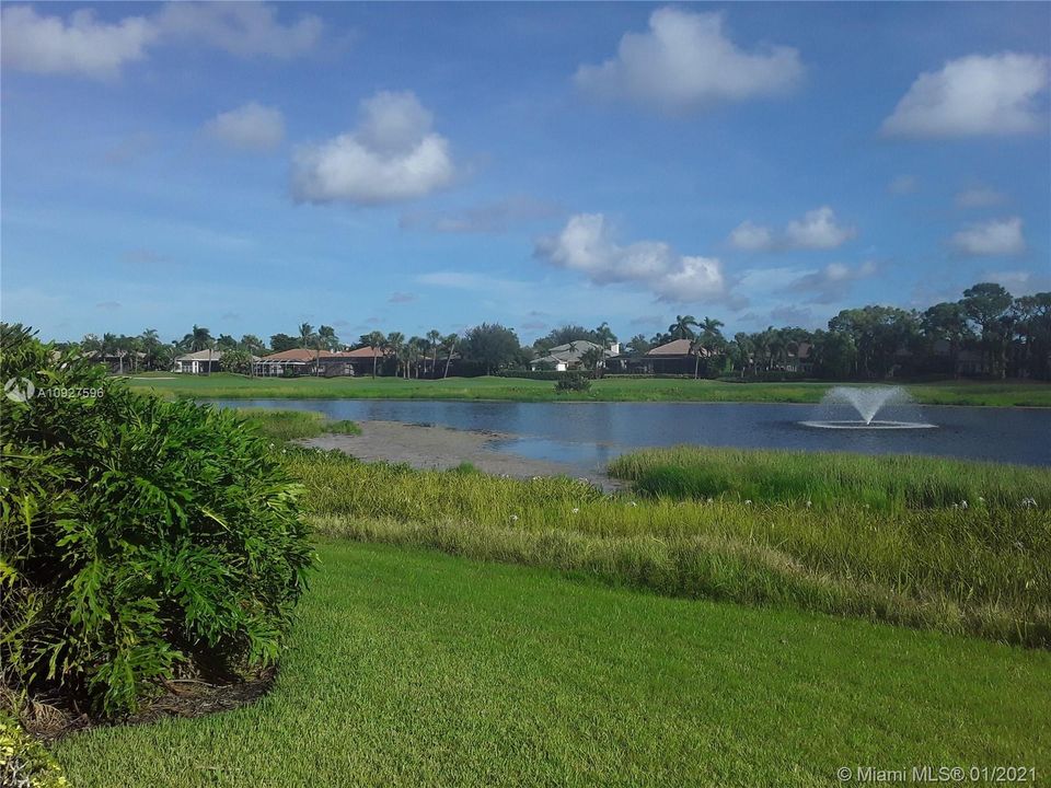 Recently Sold: $349,900 (3 beds, 2 baths, 2324 Square Feet)