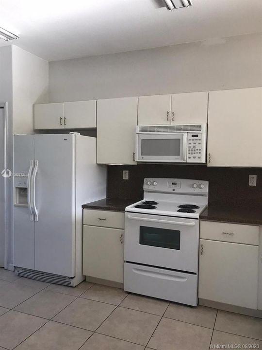 Recently Rented: $2,200 (3 beds, 2 baths, 1678 Square Feet)