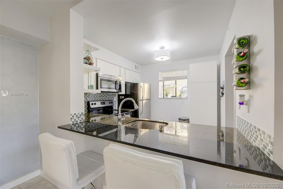 Vendido Recientemente: $160,000 (2 camas, 2 baños, 1160 Pies cuadrados)