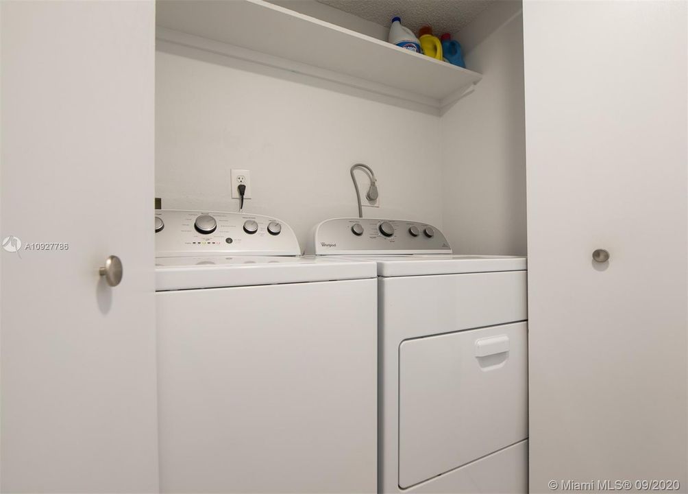 Vendido Recientemente: $160,000 (2 camas, 2 baños, 1160 Pies cuadrados)