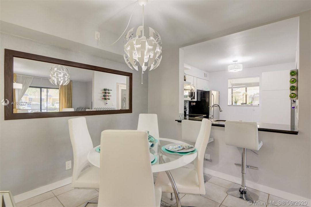 Vendido Recientemente: $160,000 (2 camas, 2 baños, 1160 Pies cuadrados)
