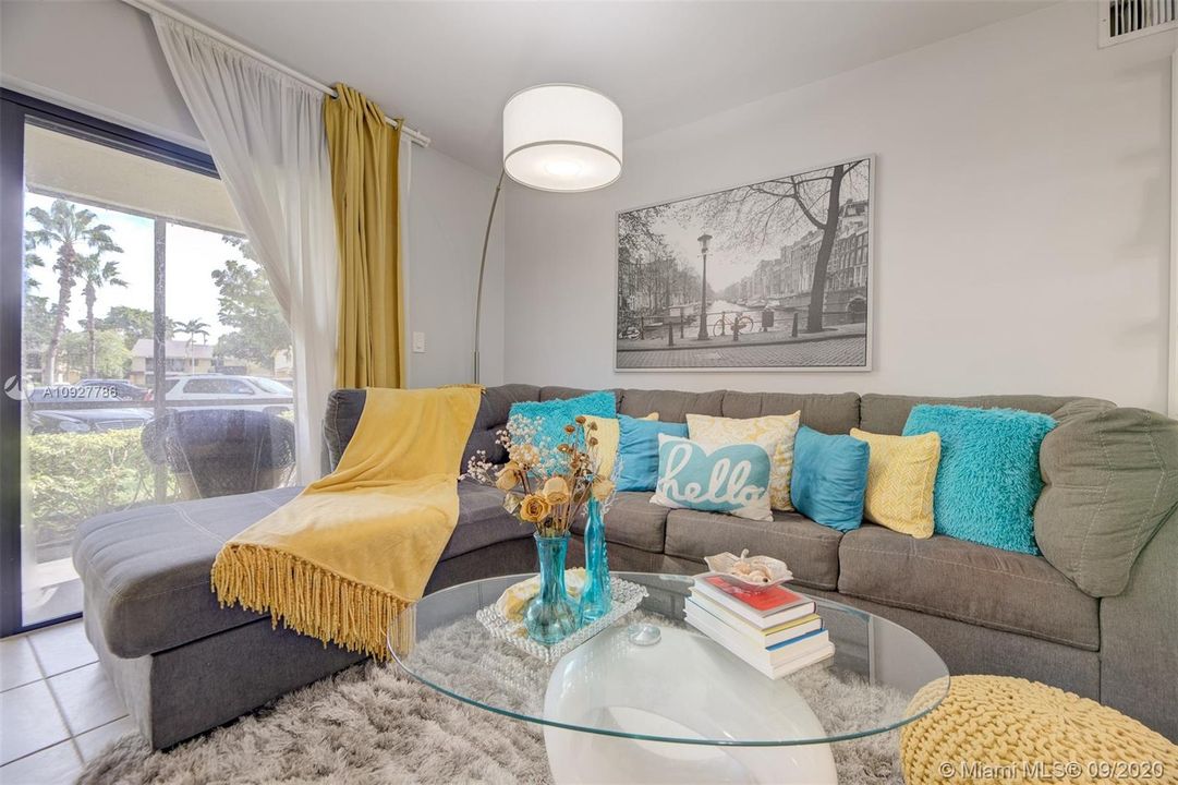 Vendido Recientemente: $160,000 (2 camas, 2 baños, 1160 Pies cuadrados)