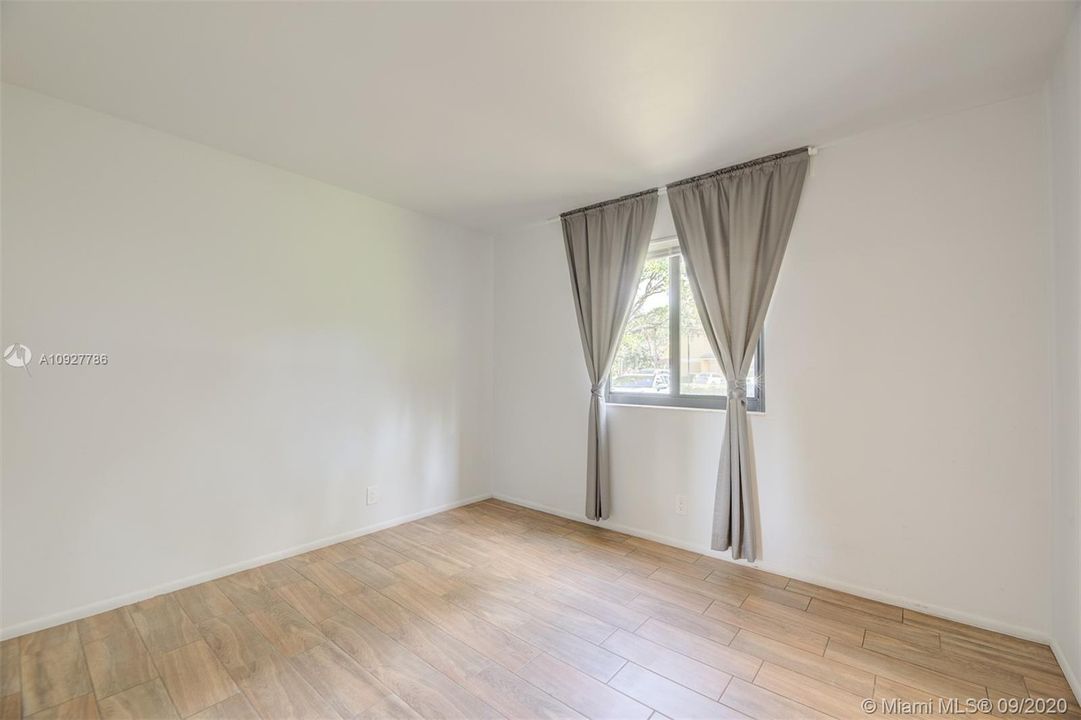 Vendido Recientemente: $160,000 (2 camas, 2 baños, 1160 Pies cuadrados)