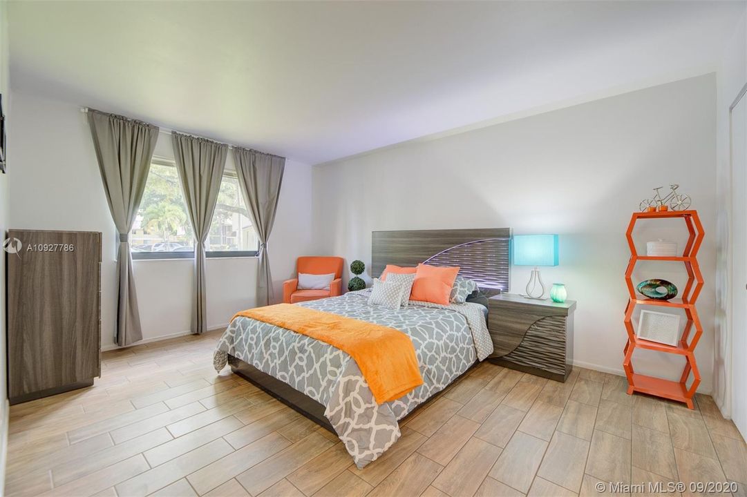 Vendido Recientemente: $160,000 (2 camas, 2 baños, 1160 Pies cuadrados)