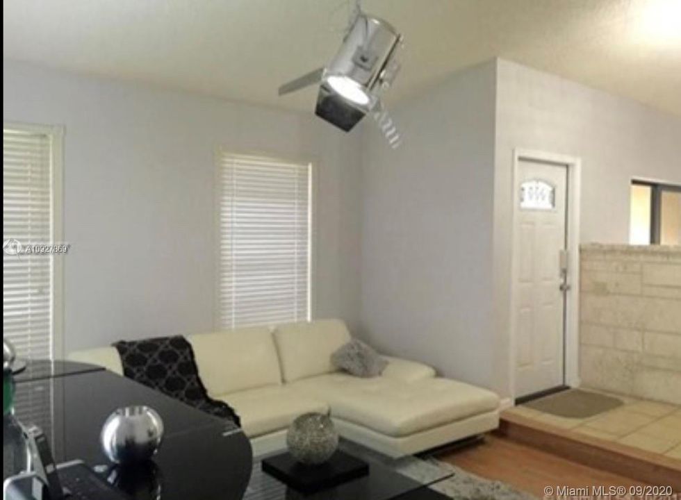 Recently Rented: $1,000 (1 beds, 1 baths, 200 Square Feet)