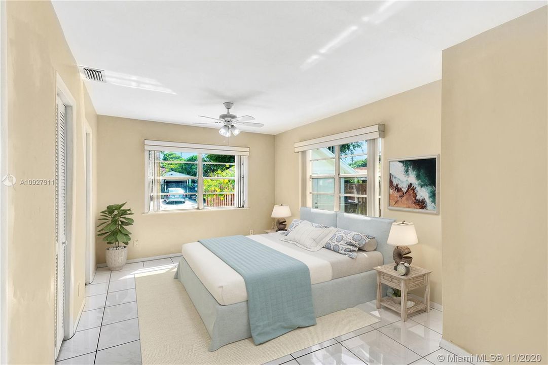 Recently Sold: $310,000 (3 beds, 2 baths, 1271 Square Feet)