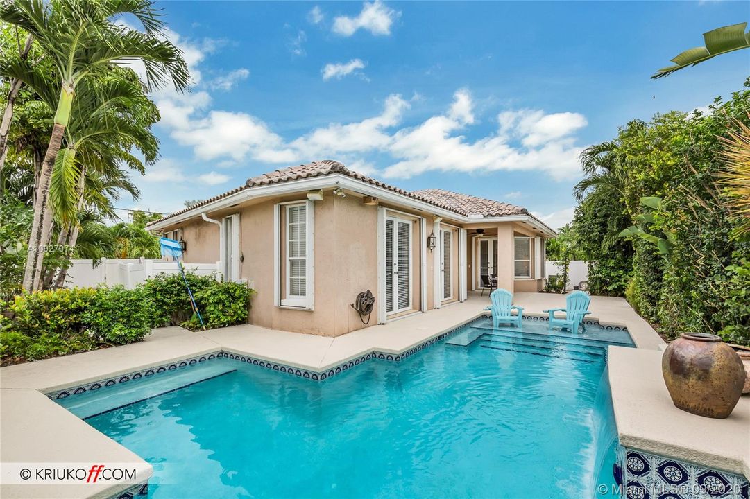 Vendido Recientemente: $795,000 (3 camas, 2 baños, 1914 Pies cuadrados)