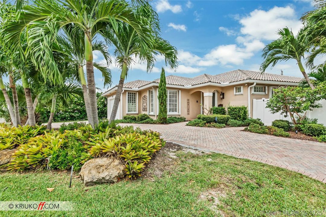 Vendido Recientemente: $795,000 (3 camas, 2 baños, 1914 Pies cuadrados)