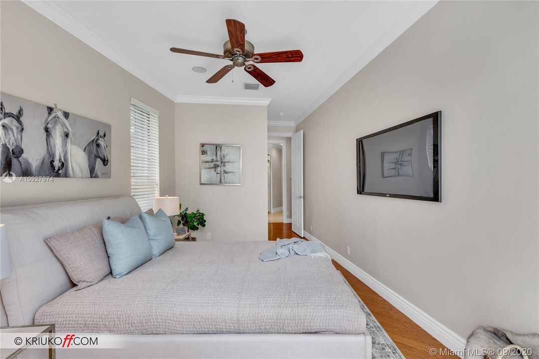 Vendido Recientemente: $795,000 (3 camas, 2 baños, 1914 Pies cuadrados)