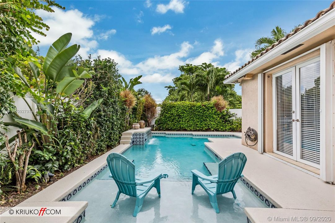 Vendido Recientemente: $795,000 (3 camas, 2 baños, 1914 Pies cuadrados)