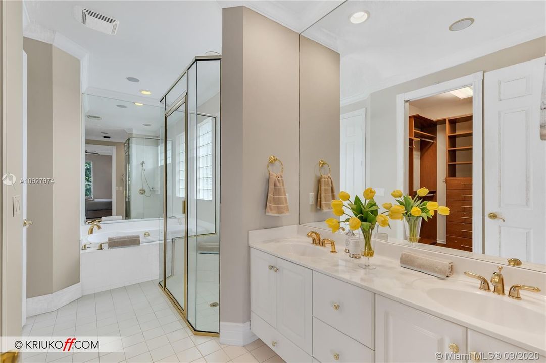 Vendido Recientemente: $795,000 (3 camas, 2 baños, 1914 Pies cuadrados)