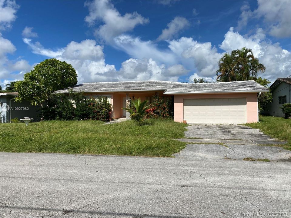 Recently Sold: $850,000 (3 beds, 2 baths, 1530 Square Feet)
