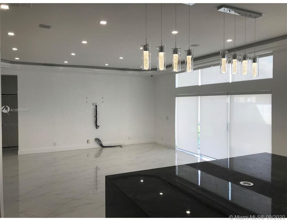 Recently Rented: $4,500 (6 beds, 4 baths, 3698 Square Feet)