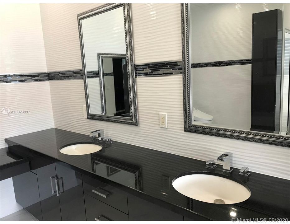 Recently Rented: $4,500 (6 beds, 4 baths, 3698 Square Feet)