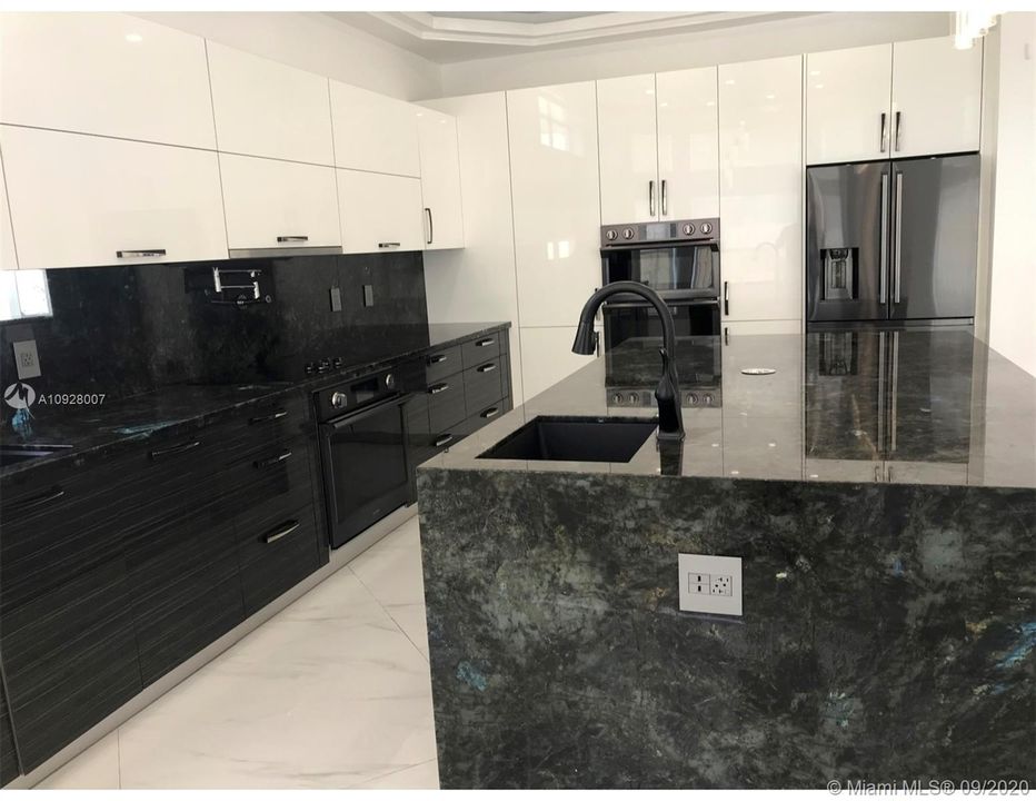 Recently Rented: $4,500 (6 beds, 4 baths, 3698 Square Feet)