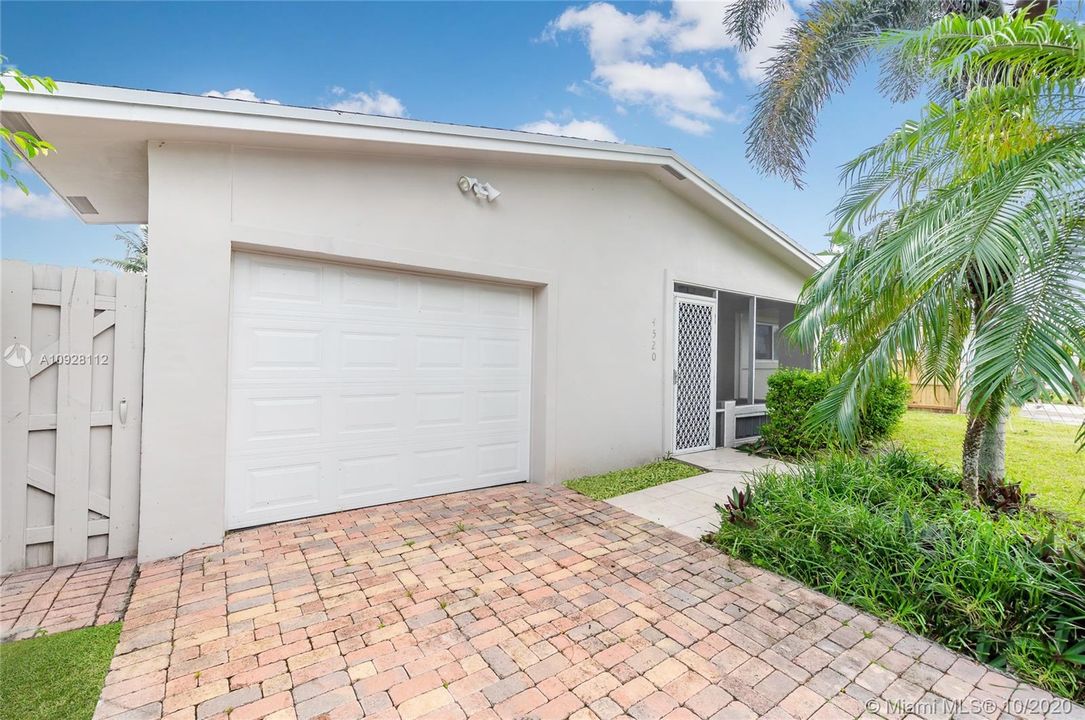Recently Rented: $3,500 (3 beds, 2 baths, 1253 Square Feet)