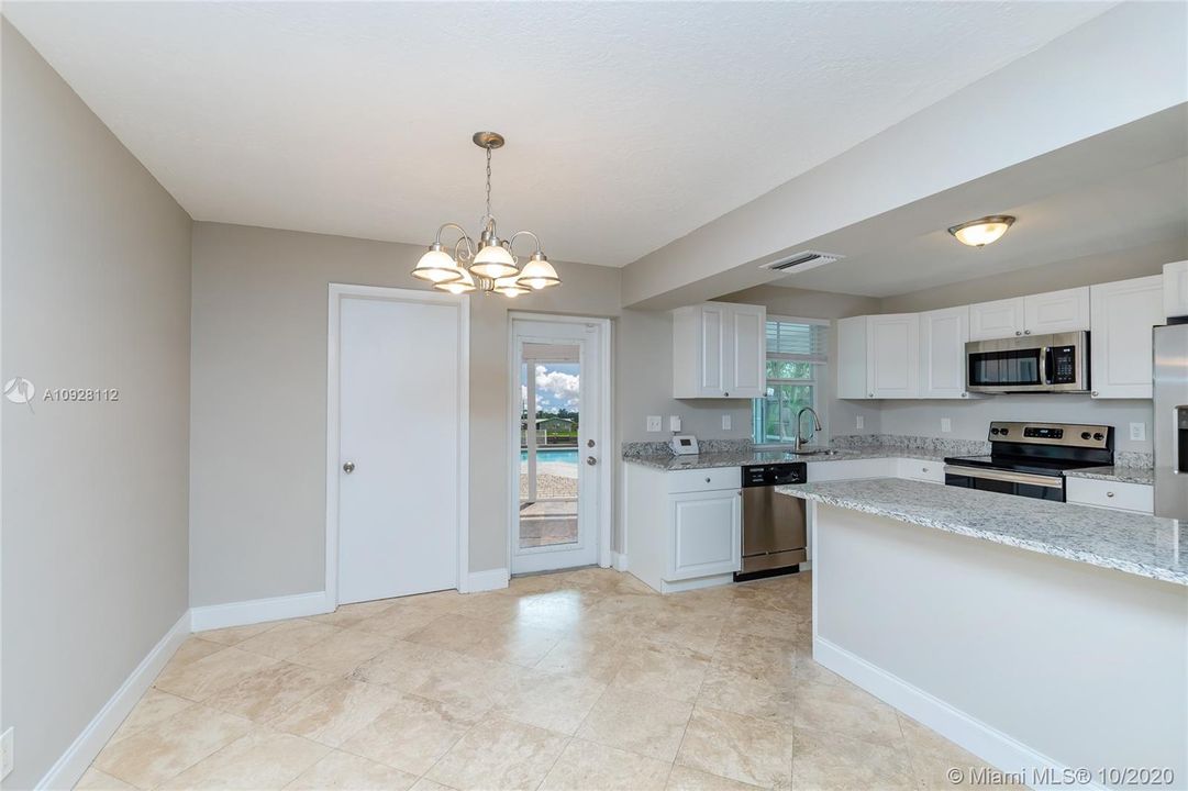 Recently Rented: $3,500 (3 beds, 2 baths, 1253 Square Feet)