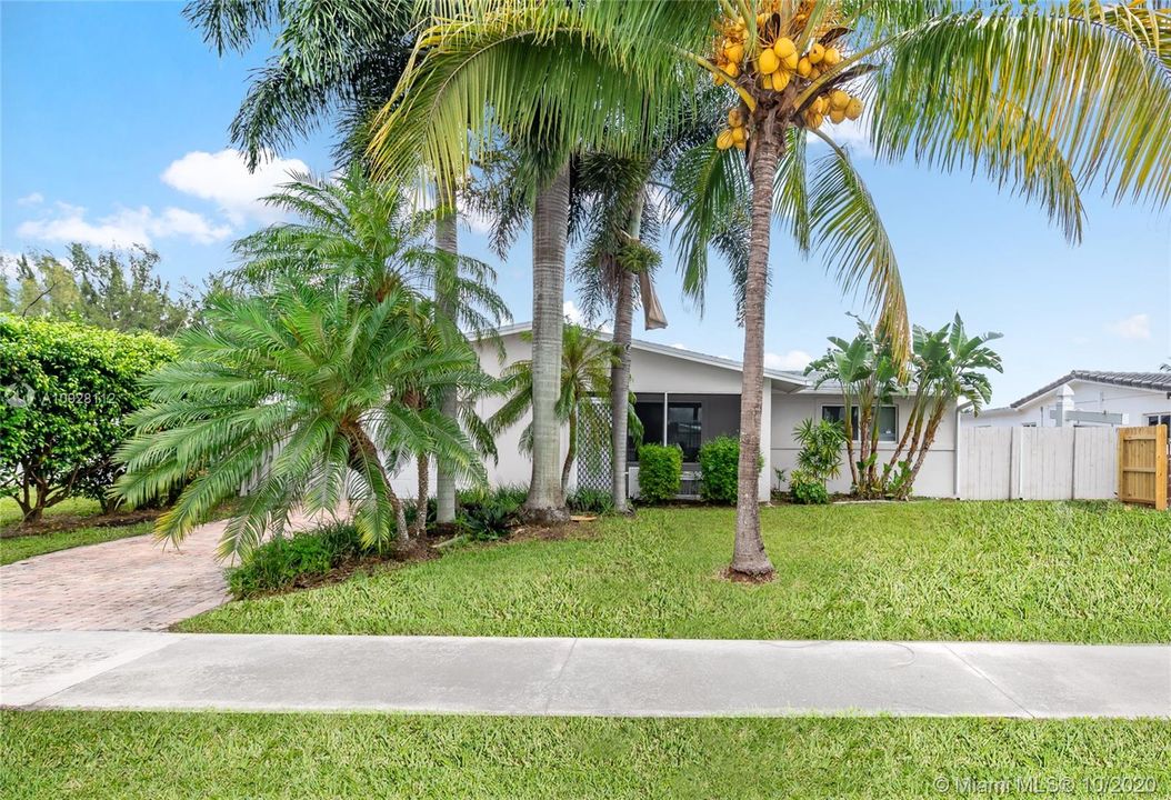 Recently Rented: $3,500 (3 beds, 2 baths, 1253 Square Feet)