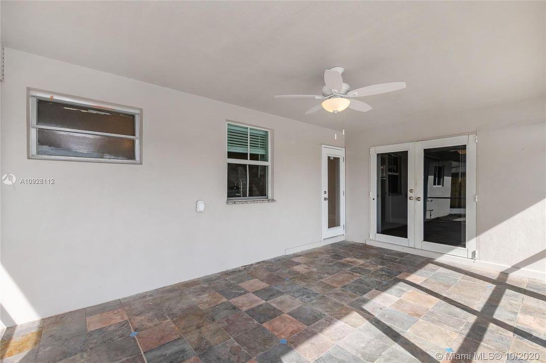 Recently Rented: $3,500 (3 beds, 2 baths, 1253 Square Feet)