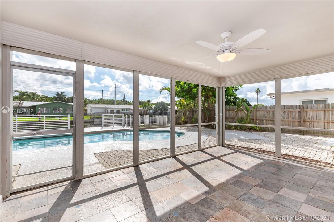 Recently Rented: $3,500 (3 beds, 2 baths, 1253 Square Feet)
