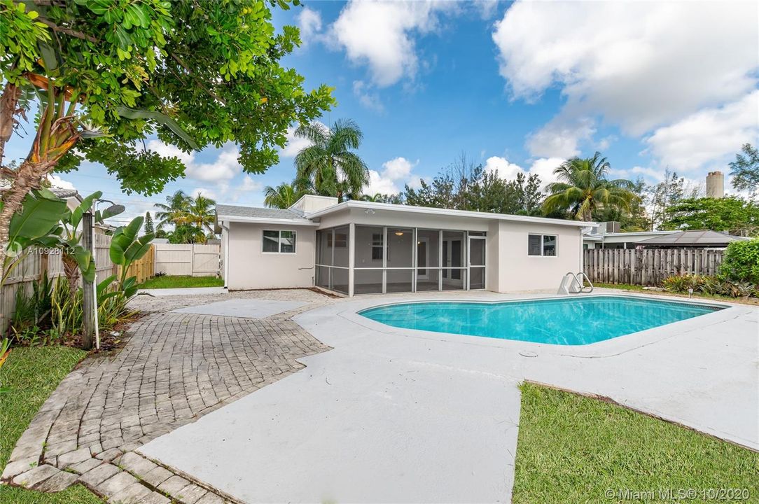 Recently Rented: $3,500 (3 beds, 2 baths, 1253 Square Feet)