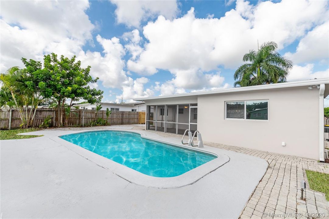 Recently Rented: $3,500 (3 beds, 2 baths, 1253 Square Feet)