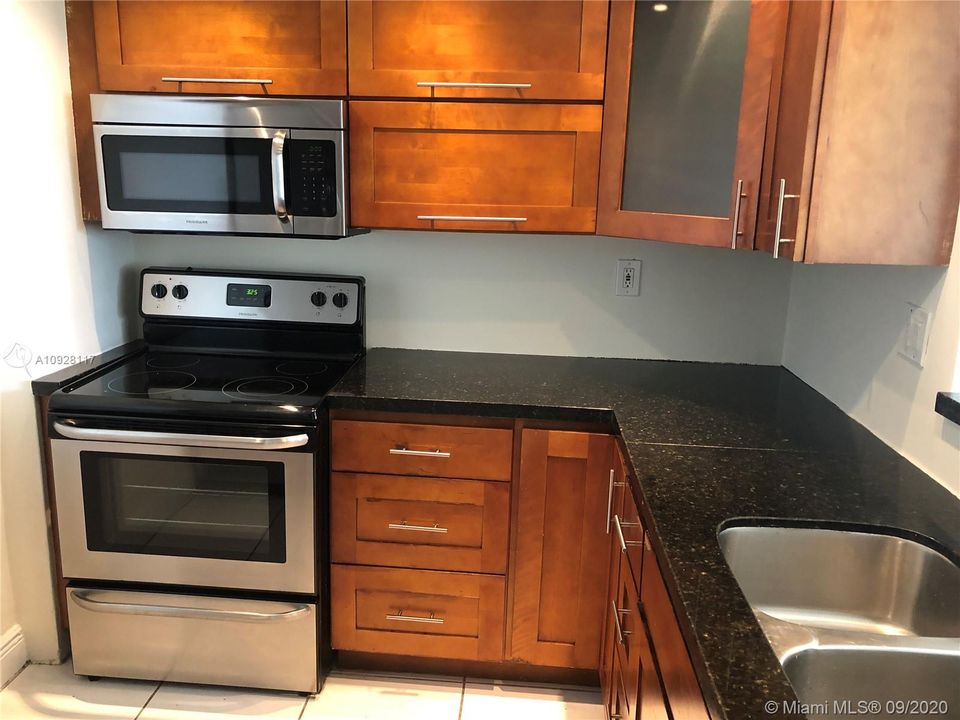 Recently Sold: $159,900 (1 beds, 1 baths, 730 Square Feet)