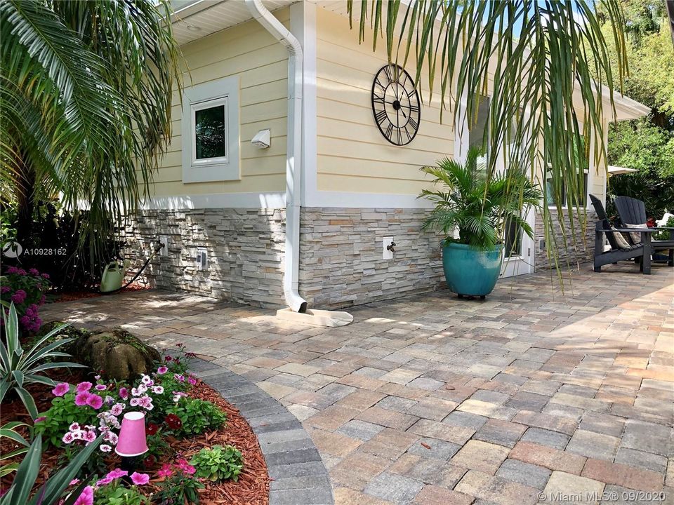 Vendido Recientemente: $269,900 (0.11 acres)