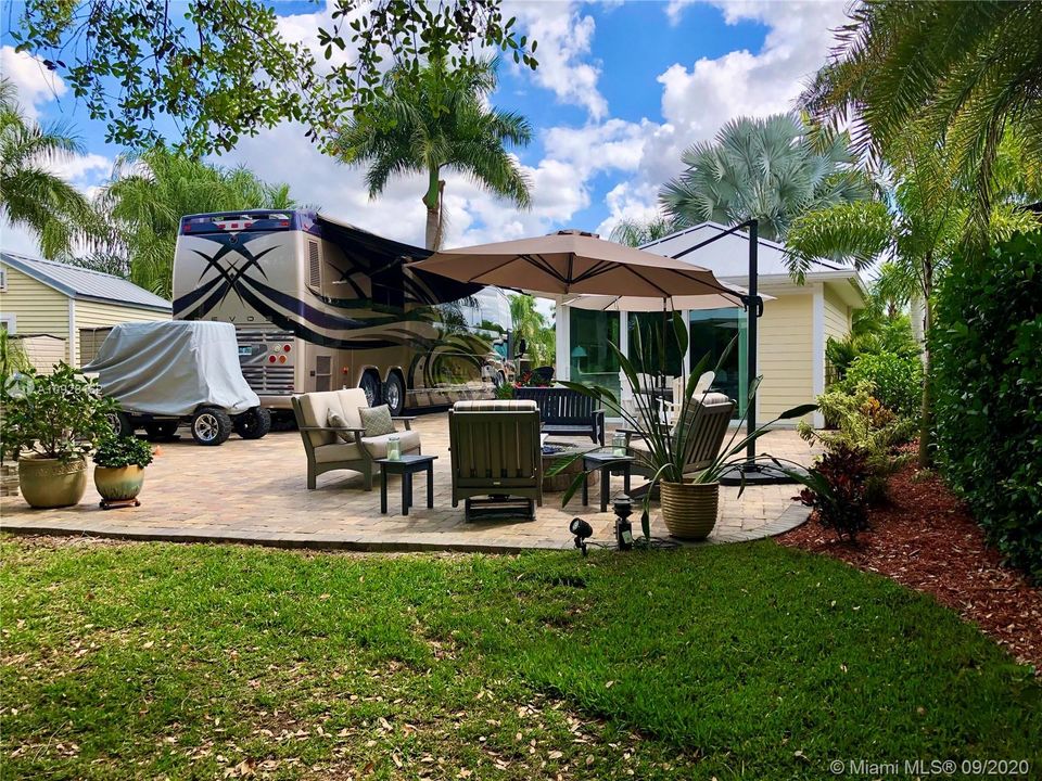 Vendido Recientemente: $269,900 (0.11 acres)