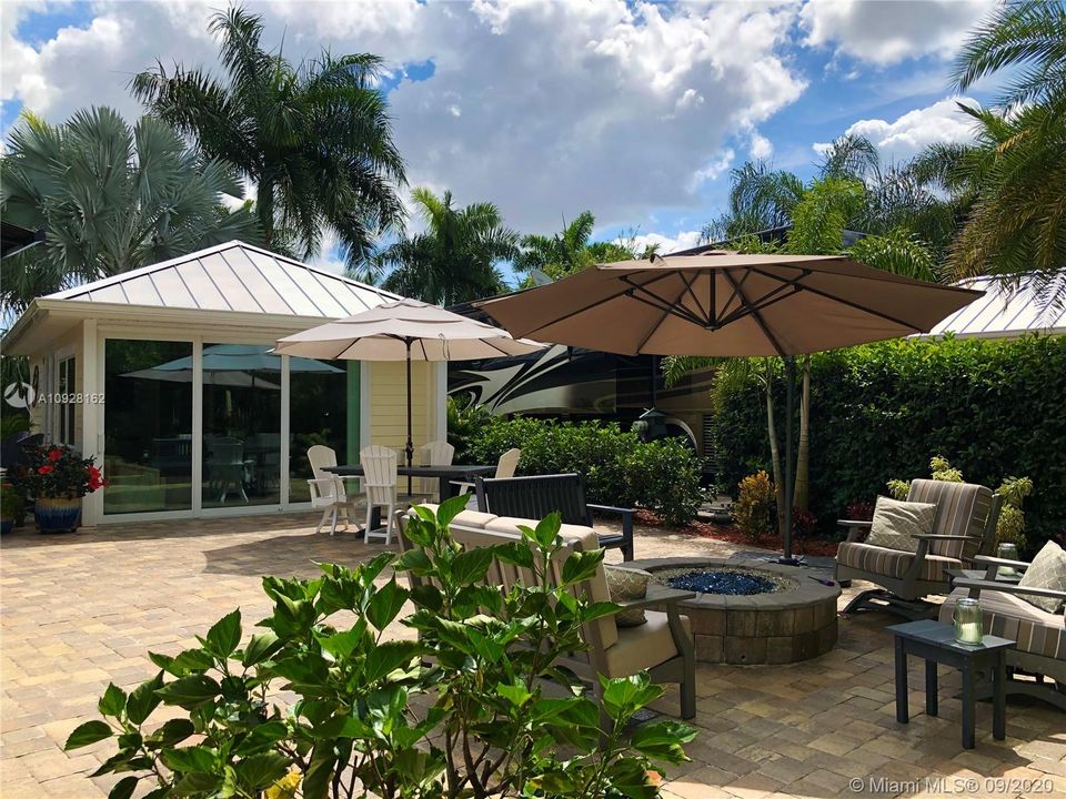 Vendido Recientemente: $269,900 (0.11 acres)