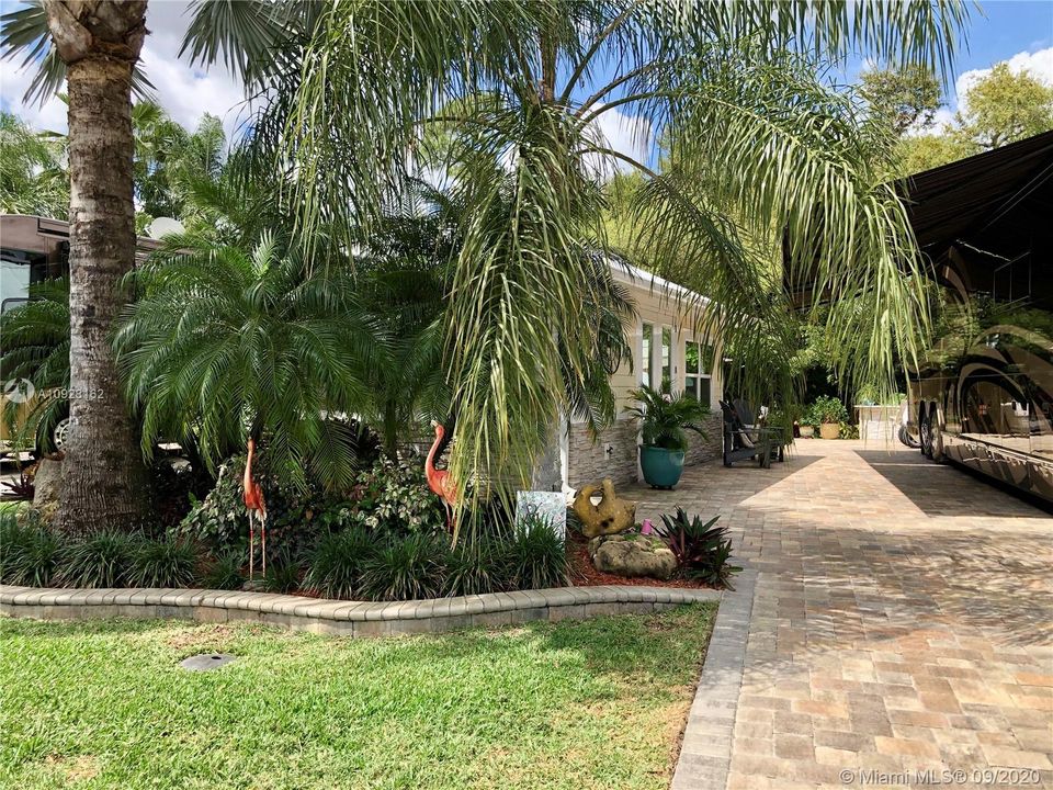 Vendido Recientemente: $269,900 (0.11 acres)