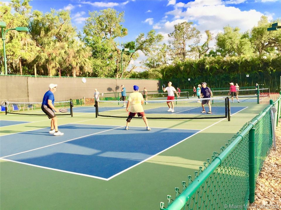 Vendido Recientemente: $269,900 (0.11 acres)