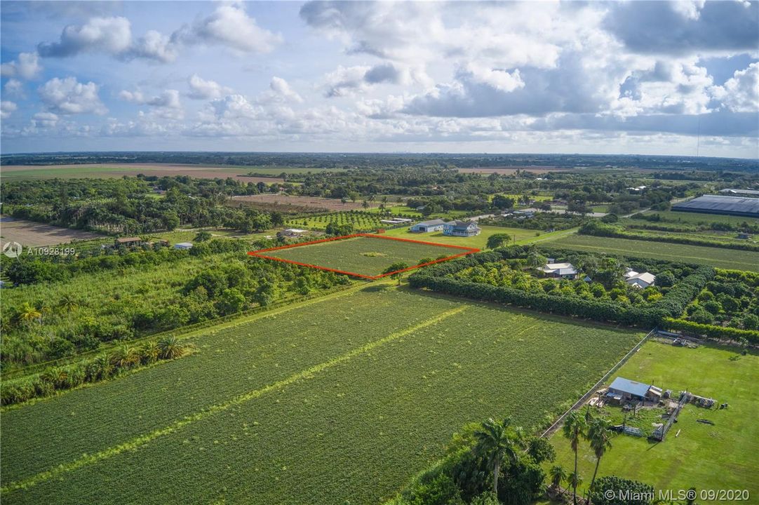 Vendido Recientemente: $275,000 (2.50 acres)